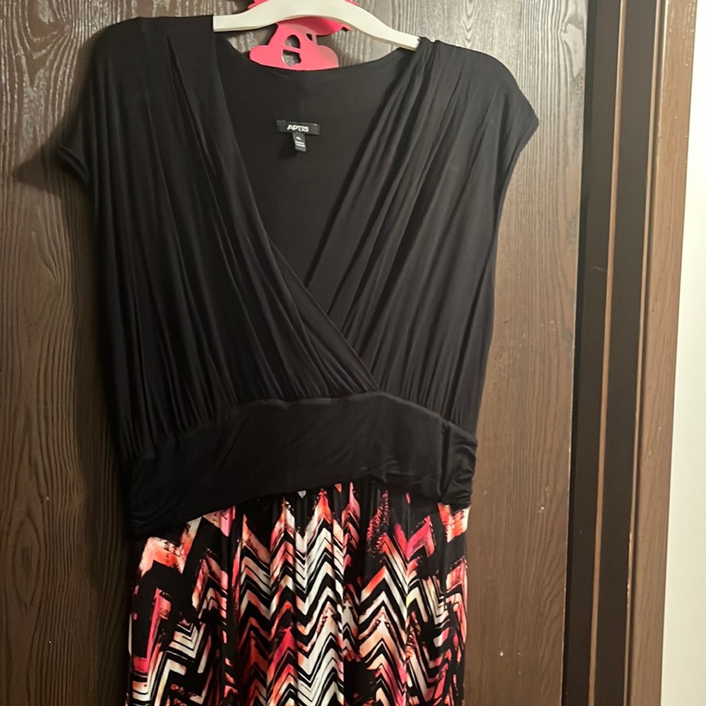 Maxi Dress - Sleeveless, shirt in the front and long in the back